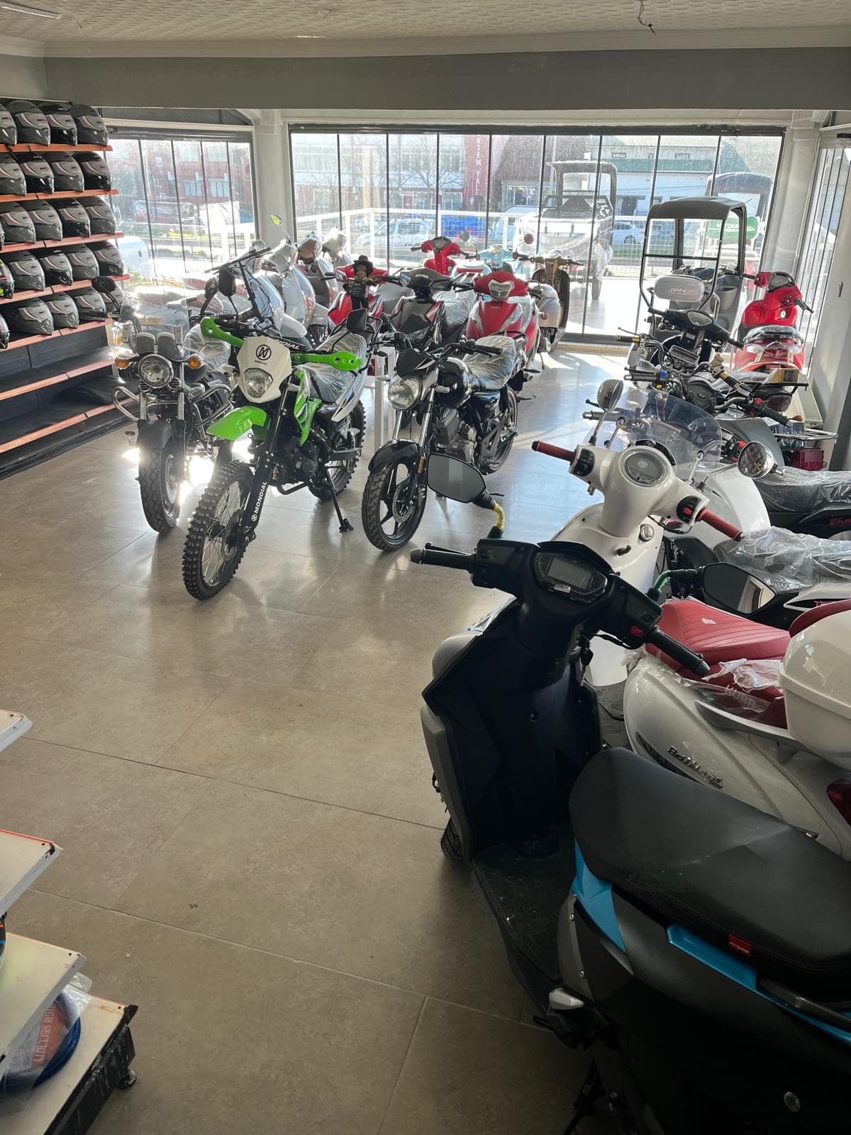 Motosiklet Kask Seçimi Rehberi: Full-Face, Yarım, Modüler — Hangisi Güvenli?